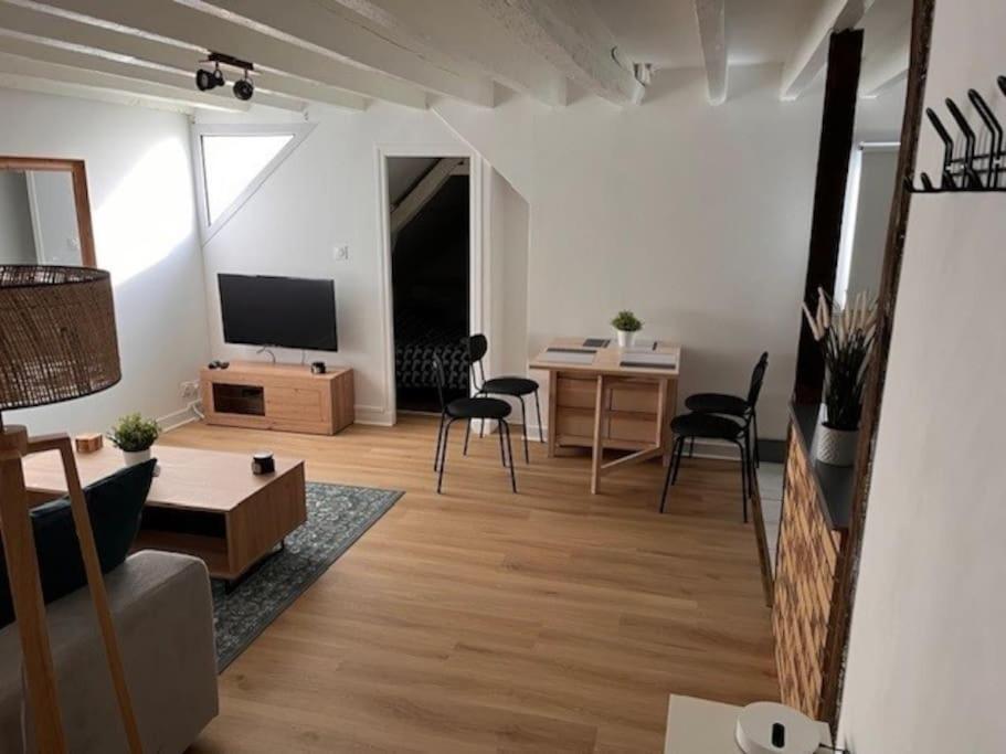 Appartement Calme Entre Ville Et Circuit เลอม็องส์ ภายนอก รูปภาพ